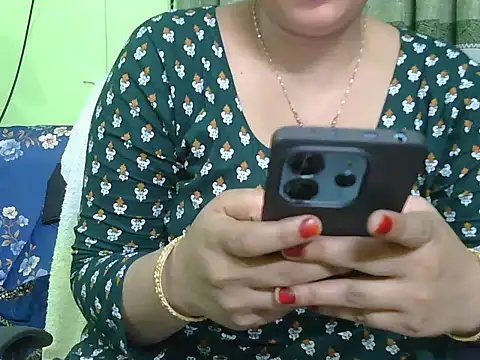 Snapshot of fairy_queen07 chatting on April 23, 2026, 6:54 pm fairy queen07 online show from April 23, 2026, 6:54 pm