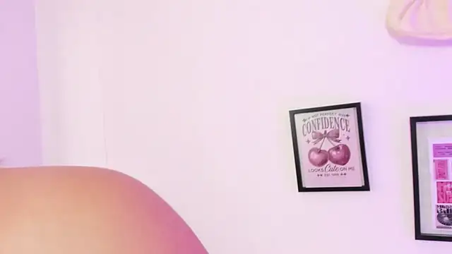 Snapshot of Candy_Velvet chatting on July 3, 2026, 8:15 pm Candy Velvet online show from July 3, 2026, 8:15 pm