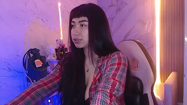 Sophia tf online show from November 11, 2025, 1:11 pm