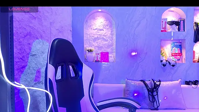 Sophia tf online show from March 7, 2026, 8:06 pm