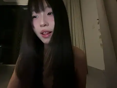 Snapshot of 77momomo chatting on April 5, 2026, 2:58 pm 77momomo online show from April 5, 2026, 2:58 pm