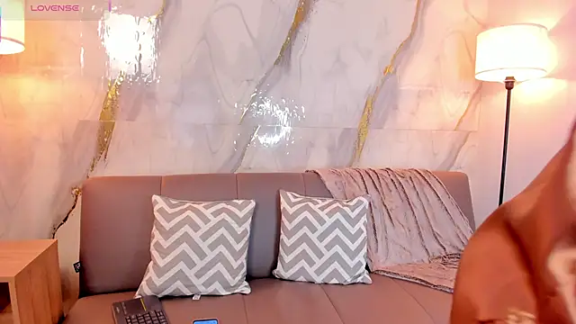 Tiffany Nm online show from January 6, 2026, 7:39 pm