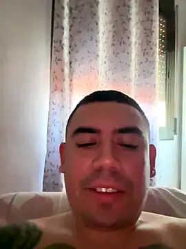 Snapshot of davidxxx099 chatting on October 27, 2025, 8:40 am davidxxx099 online show from October 27, 2025, 8:40 am