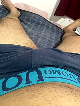 Snapshot of A-dvd-96 chatting on September 10, 2025, 7:36 pm A-dvd-96 online show from September 10, 2025, 7:36 pm