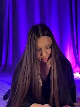 Snapshot of Chloe_loo chatting on September 19, 2025, 7:03 pm Chloe loo online show from September 19, 2025, 7:03 pm