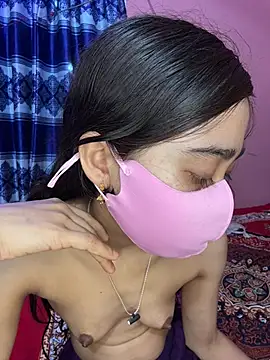 maya-Couple19 online show from April 13, 2026, 6:13 pm