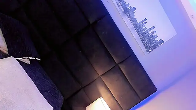 Ana Paaula23 online show from October 6, 2025, 8:28 pm