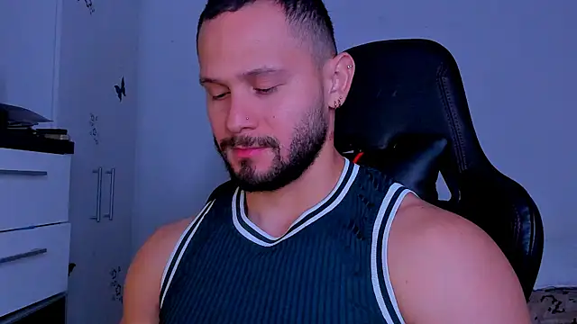 Snapshot of andrewcorey1 chatting on September 24, 2025, 4:27 am andrewcorey1 online show from September 24, 2025, 4:27 am