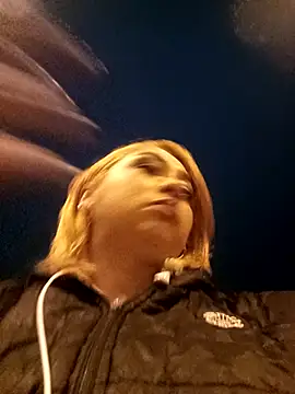 Mariana-94 online show from December 2, 2025, 11:11 pm