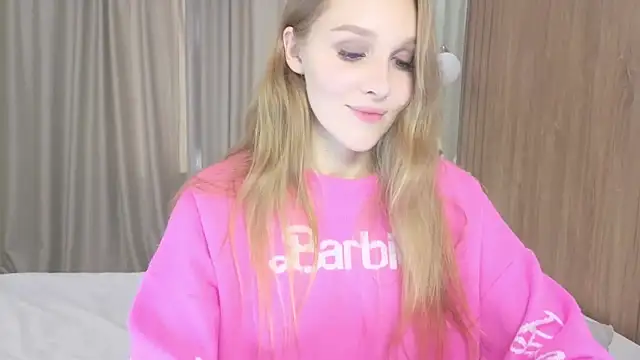 Snapshot of Brigitte_Bardot chatting on September 29, 2025, 6:18 am Brigitte Bardot online show from September 29, 2025, 6:18 am