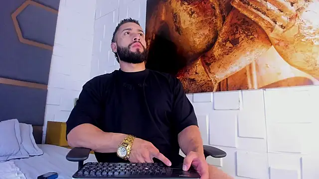 massimofiore  online show from November 3, 2025, 3:52 am