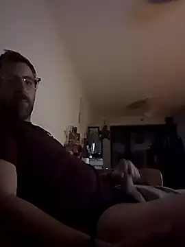 Snapshot of CheekyPolytime chatting on September 26, 2025, 10:47 pm CheekyPolytime online show from September 26, 2025, 10:47 pm