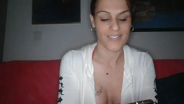 Snapshot of yumara351 chatting on October 28, 2025, 10:41 am yumara351 online show from October 28, 2025, 10:41 am