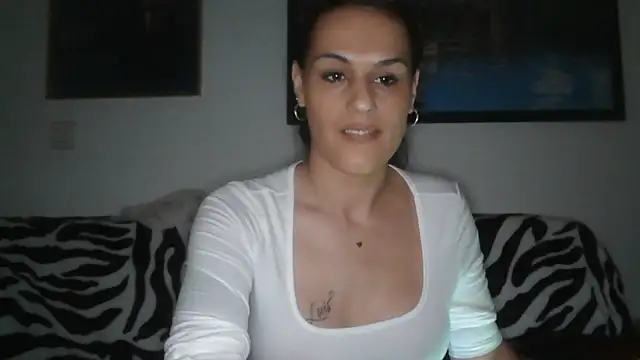 Snapshot of yumara351 chatting on November 15, 2025, 11:40 am yumara351 online show from November 15, 2025, 11:40 am