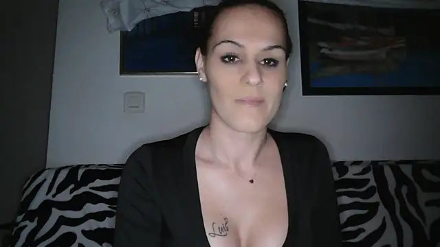 Snapshot of yumara351 chatting on January 14, 2026, 12:33 pm yumara351 online show from January 14, 2026, 12:33 pm