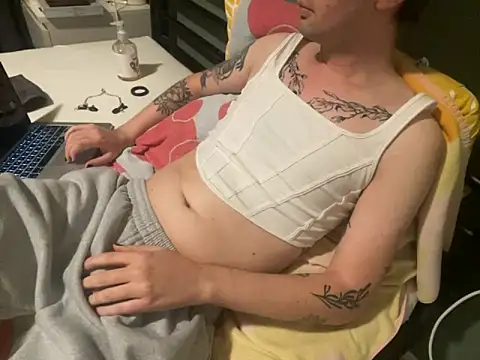 Snapshot of NoaTender chatting on September 22, 2025, 6:21 pm NoaTender online show from September 22, 2025, 6:21 pm