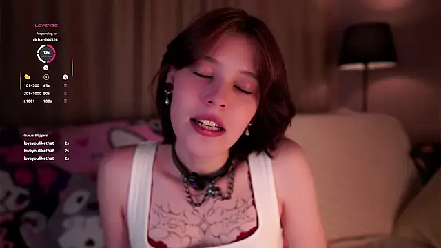 LurleneRamo online show from October 4, 2025, 1:14 am