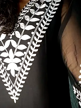 Snapshot of Nisha_cam12 chatting on October 4, 2025, 12:36 pm Nisha cam12 online show from October 4, 2025, 12:36 pm