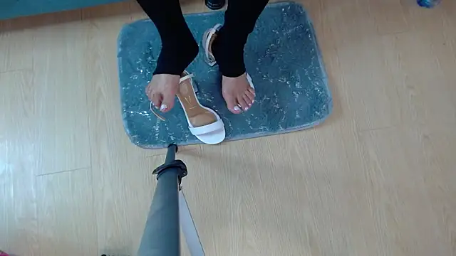 Vickysweeeettt online show from September 13, 2025, 8:19 pm