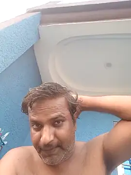 vardh033 online show from September 11, 2025, 12:38 pm