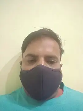 vardh033 online show from October 10, 2025, 5:23 pm