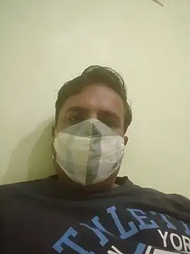 vardh033 online show from October 19, 2025, 3:23 pm