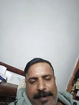 vardh033 online show from December 16, 2025, 4:23 pm