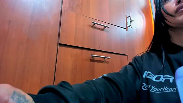 scarletr red online show from September 13, 2025, 8:30 pm