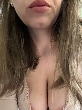 ladywithbigass online show from June 1, 2026, 5:09 am