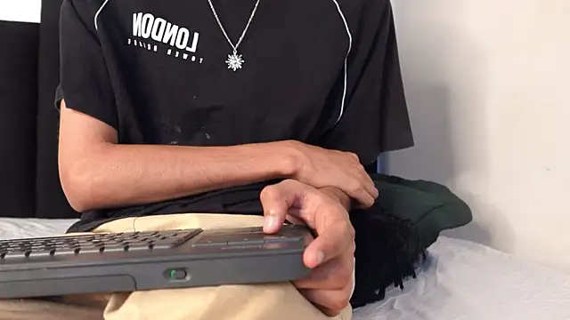 Snapshot of alexmark_ chatting on February 18, 2026, 1:18 pm alexmark online show from February 18, 2026, 1:18 pm