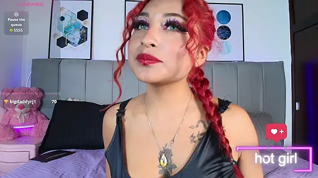 Naiaa Cruz online show from November 6, 2025, 7:37 pm