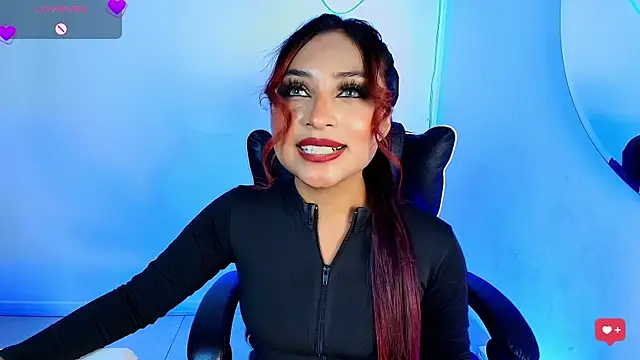 Snapshot of Naiaa_Cruz chatting on May 21, 2026, 7:43 pm Naiaa Cruz online show from May 21, 2026, 7:43 pm