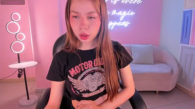 TiffannySins online show from January 14, 2026, 3:45 am