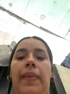 Luciaparker03 online show from October 21, 2025, 9:37 pm