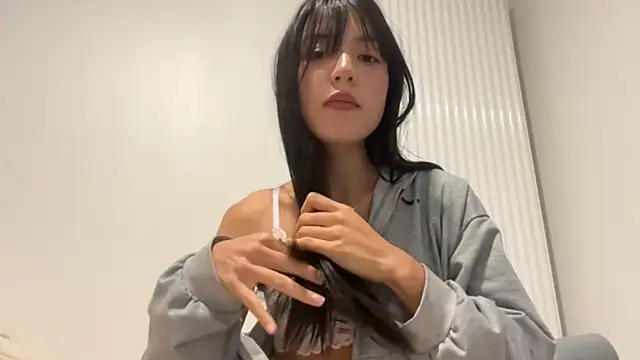 meiijiaa online show from September 27, 2025, 7:41 pm