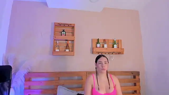  miss mia online show from October 22, 2025, 11:43 am