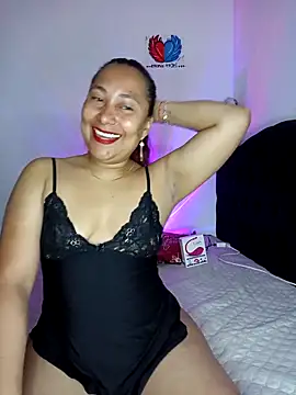 Snapshot of zafiro_93 chatting on September 27, 2025, 2:11 pm zafiro 93 online show from September 27, 2025, 2:11 pm