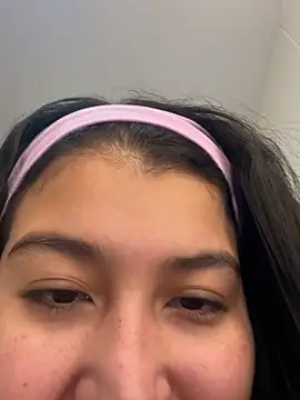 evelyn 1702 online show from November 16, 2025, 7:52 pm