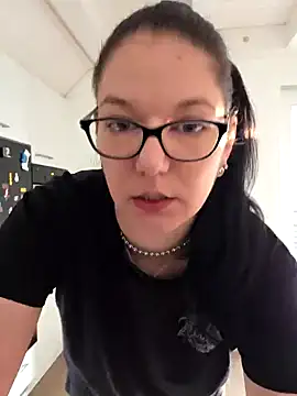 Swiss Lady online show from September 28, 2025, 4:01 pm