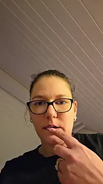 Swiss Lady online show from May 5, 2026, 6:38 pm