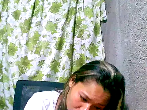 Sweeetgurll online show from September 21, 2025, 5:47 pm