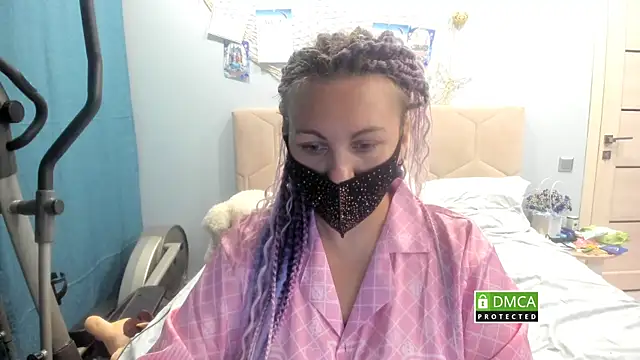 Snapshot of EmilyMali chatting on October 14, 2025, 6:09 pm EmilyMali online show from October 14, 2025, 6:09 pm