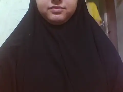 Snapshot of Cute_dolly23 chatting on July 7, 2026, 12:09 pm Cute dolly23 online show from July 7, 2026, 12:09 pm