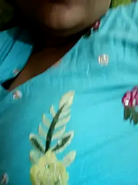 Snapshot of angry_couplez chatting on February 1, 2026, 5:33 pm angry couplez online show from February 1, 2026, 5:33 pm