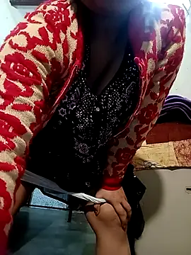 Snapshot of angry_couplez chatting on February 7, 2026, 12:53 pm angry couplez online show from February 7, 2026, 12:53 pm