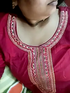 Snapshot of angry_couplez chatting on February 9, 2026, 4:22 pm angry couplez online show from February 9, 2026, 4:22 pm