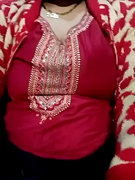 Snapshot of angry_couplez chatting on February 14, 2026, 7:32 pm angry couplez online show from February 14, 2026, 7:32 pm