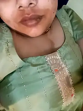 Snapshot of angry_couplez chatting on February 15, 2026, 7:51 am angry couplez online show from February 15, 2026, 7:51 am