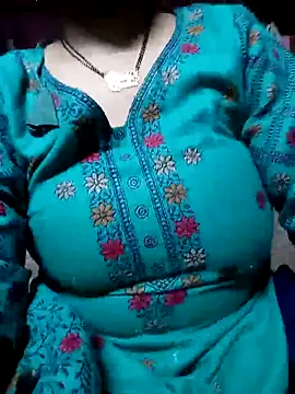 Snapshot of angry_couplez chatting on February 19, 2026, 7:26 am angry couplez online show from February 19, 2026, 7:26 am