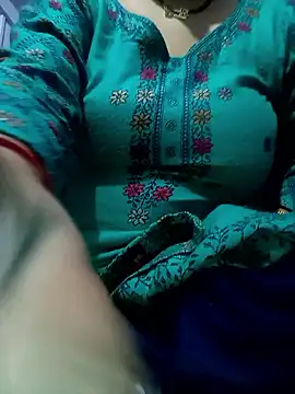 Snapshot of angry_couplez chatting on February 22, 2026, 5:00 pm angry couplez online show from February 22, 2026, 5:00 pm